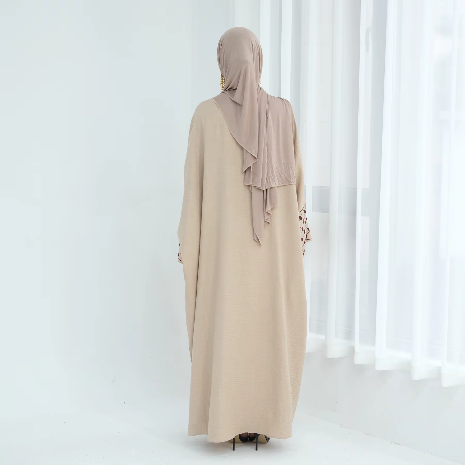 New Embroidery Abayas for Wome - огляд і ціна Embroidery Kebaya