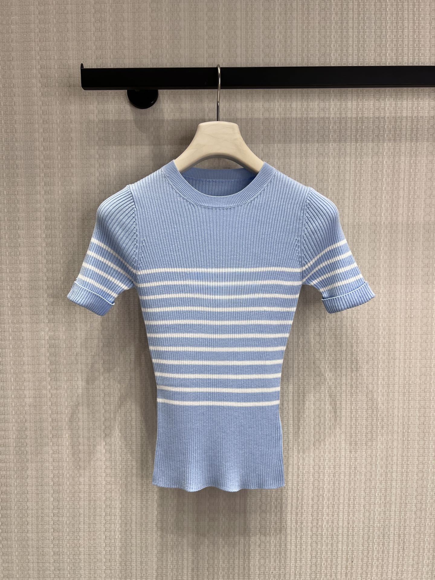 Slim Fit Short Sleeve Knitted  - огляд і ціна Embroidery Logo