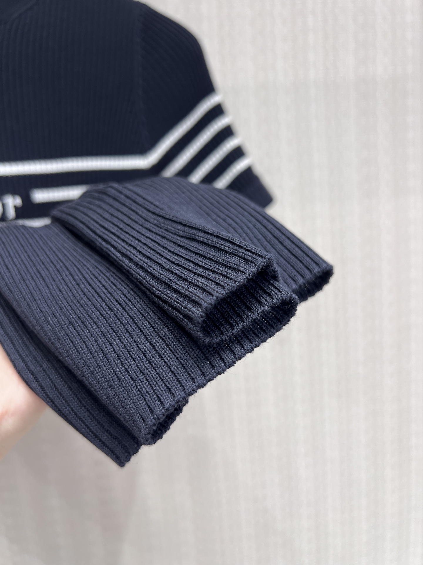 Slim Fit Short Sleeve Knitted  - огляд і ціна Embroidery Logo