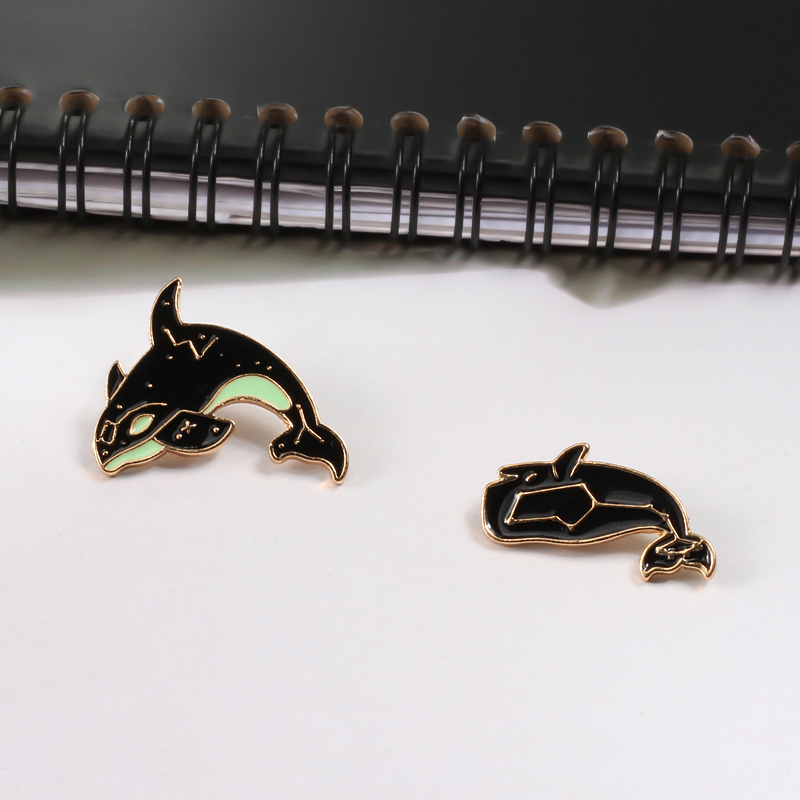 Lapel Pins  Badge Enamel Pins  - огляд і ціна Embroidery Whale