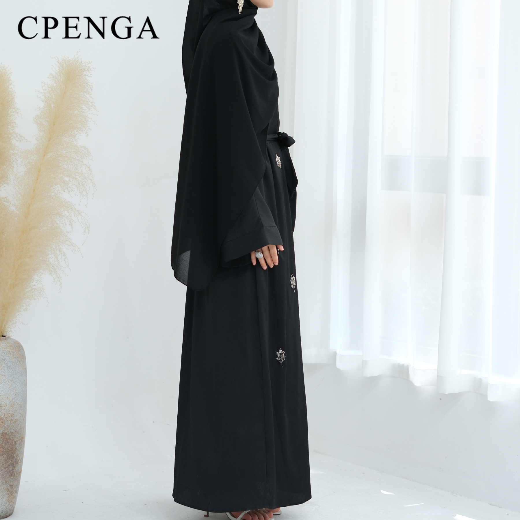 Luxuru Embroidery Dubai Abaya  - огляд і ціна Embroidery Arabic