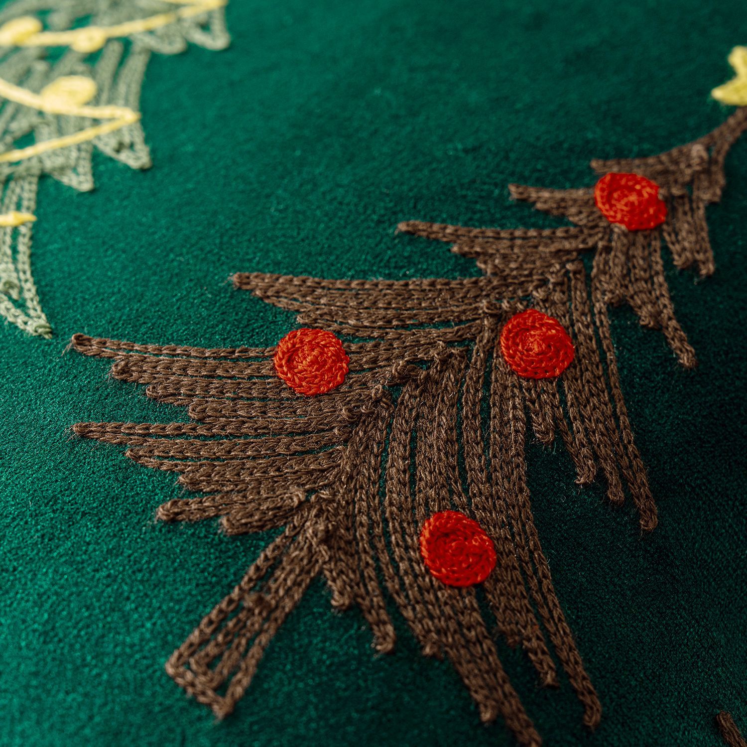 1pc Embroidery Cushion Cover C - огляд і ціна Embroidery Xmas Tree