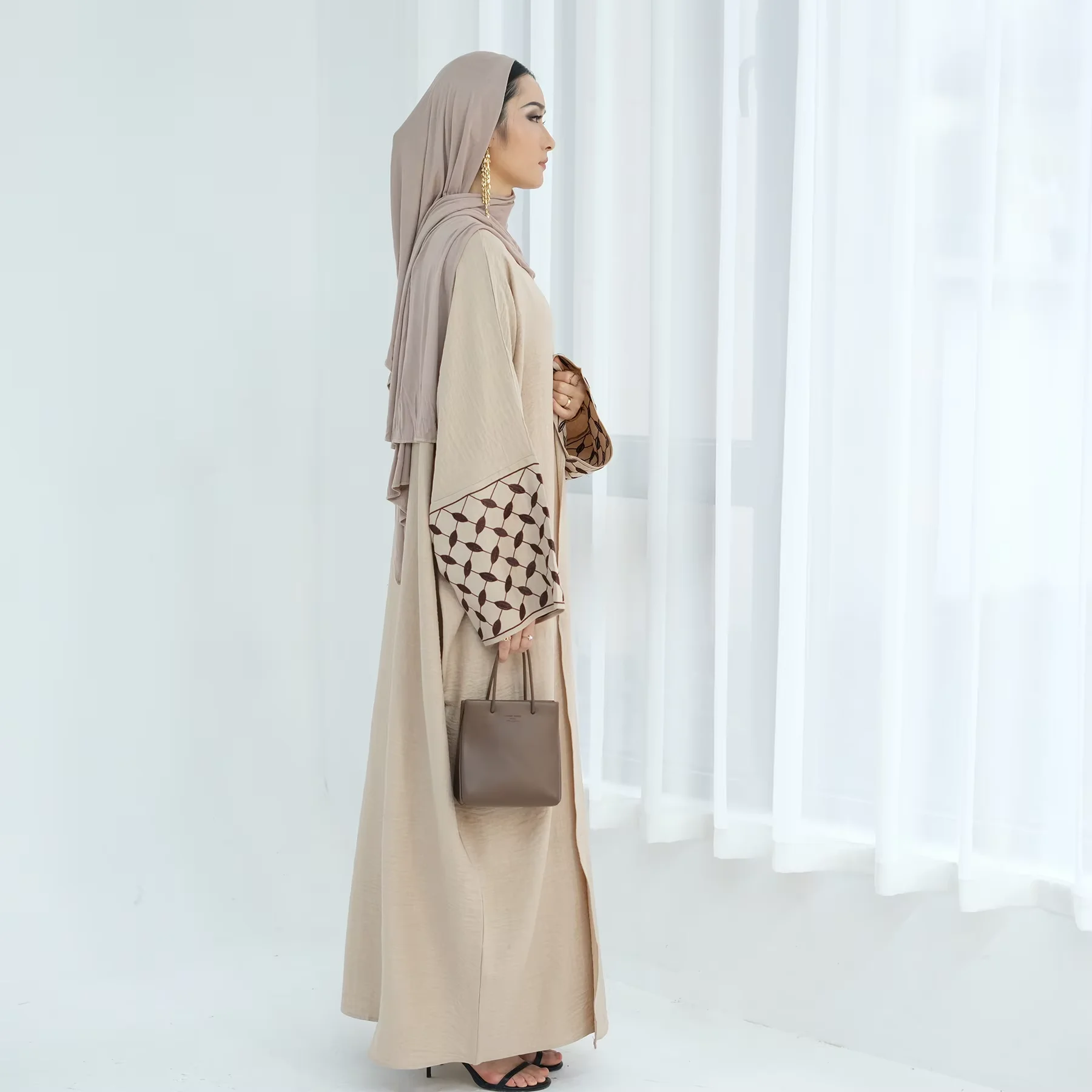 Embroidery Open Abayas for Wom - огляд і ціна Embroidery Kebaya