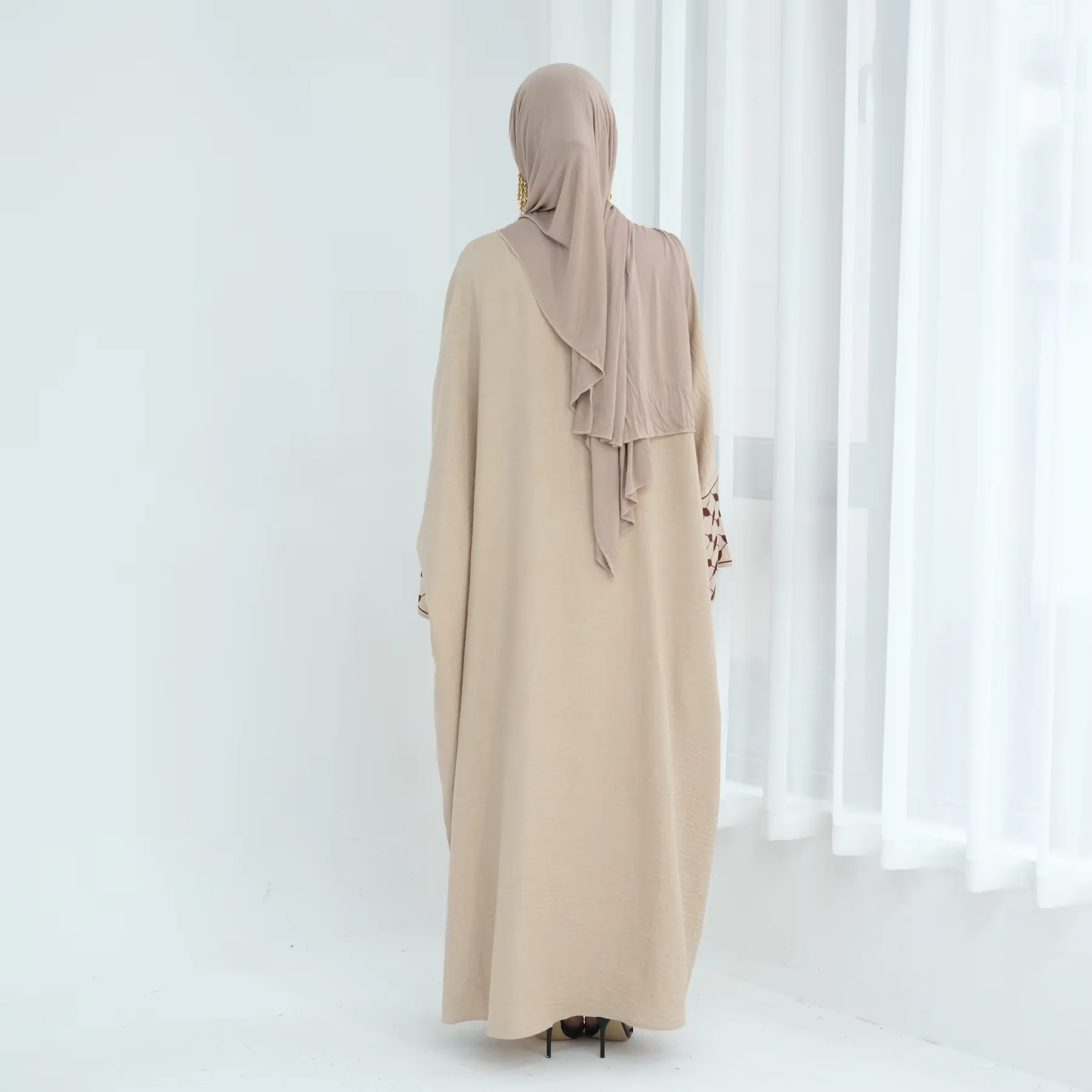 Embroidery Open Abayas for Wom - огляд і ціна Embroidery Kebaya
